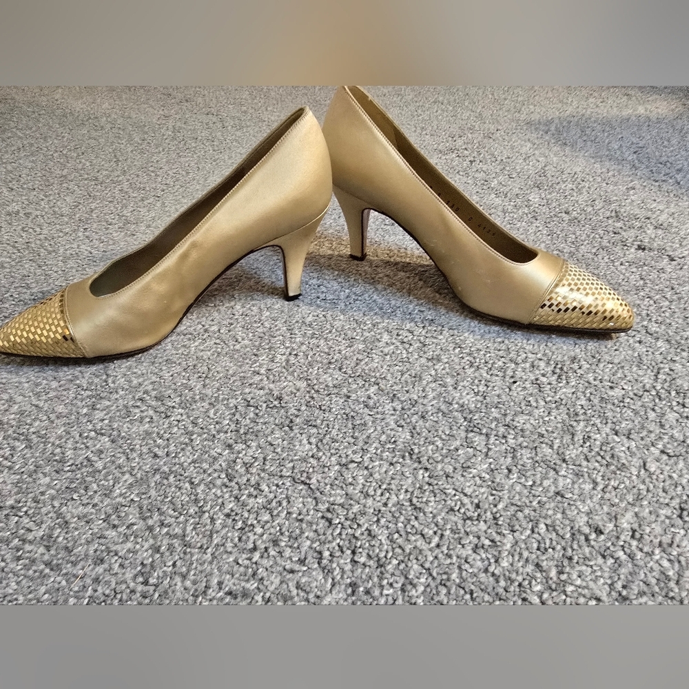 St John Made In Italy Gold Satin Sequin Toe Cap Pumps Size 7 - Picture 5 of 14